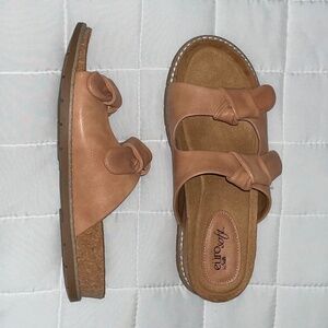 NWOT eurosoft footbed sandals